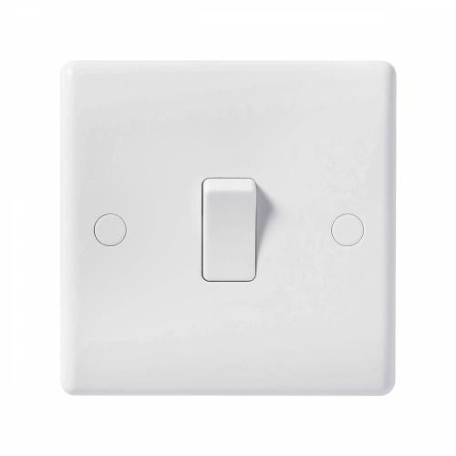 Nexus White Moulded 1 Gang Intermediate Switch – Flexible Lighting Control